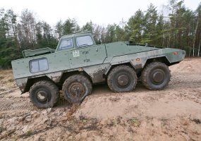 Sausumos pajėgų mokymo centre intensyviai rengiami būsimi „Vilkų“ vairuotojai - 2