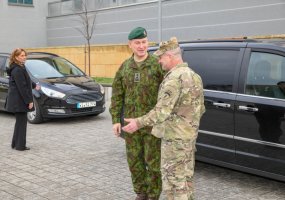 Sausumos pajėgų vadas susitiko su JAV Sausumos pajėgų Europoje vadu - 2