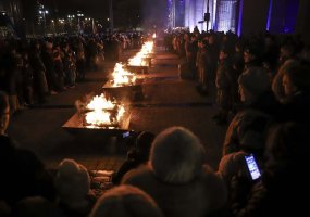 Vilniuje suliepsnojo atminimo laužai - 1