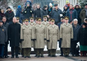 Sausio 13-osios žuvusiųjų atminimas pagerbtas Antakalnio kapinėse, Nepriklausomybės aikštėje kilo... - 6