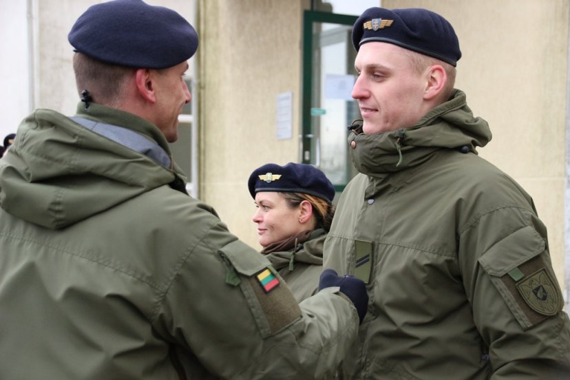 Karinėse Jūrų pajėgose ir Oro gynybos batalione į atsargą išleista ketvirtoji šauktinių laida 