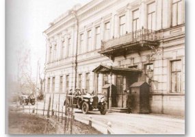 Kauniečiai ir miesto svečiai kviečiami stebėti rekonstruotą Krašto apsaugos ministerijos... - 2