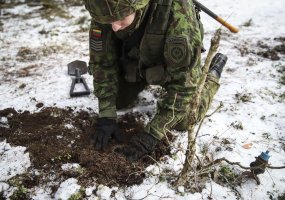 Karo akademijos kariūnai treniruojasi vadovauti gynybos operacijoms - 5