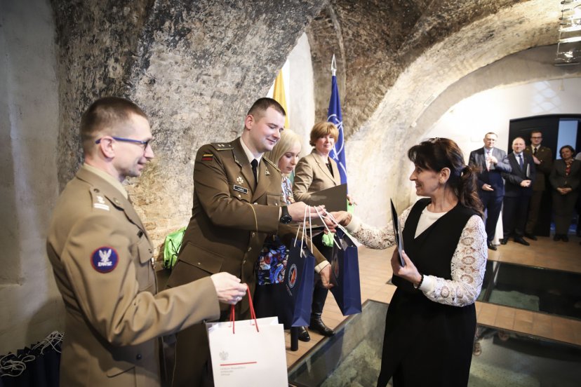 Apdovanoti rašinių konkurso „Mes esame NATO“ nugalėtojai 