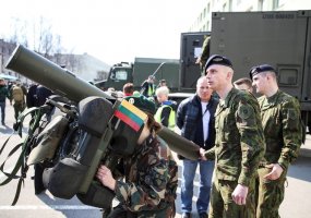 Atvirų durų dieną Karo akademija lankytojams plačiai atvėrė duris - 2
