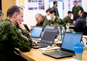 Lietuva dalyvauja tarptautinėse kibernetinės gynybos pratybose „Locked Shields“ - 2