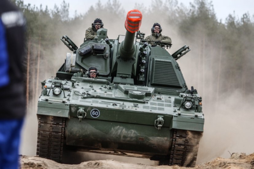 First live firing with upgraded PzH2000 artillery systems of the Lithuanian Armed Forces took place