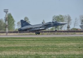 Vengrija perėmė vadovavimą NATO Baltijos oro policijos misijai Šiauliuose  - 1