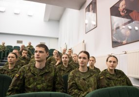 Karo akademijos auklėtiniams – Lietuvos kariuomenės vado patarimai - 4