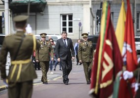 Generolas majoras Vitalijus Vaikšnoras išleistas į atsargą - 1