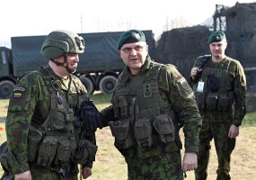 Generolas majoras Vitalijus Vaikšnoras išleistas į atsargą - 4