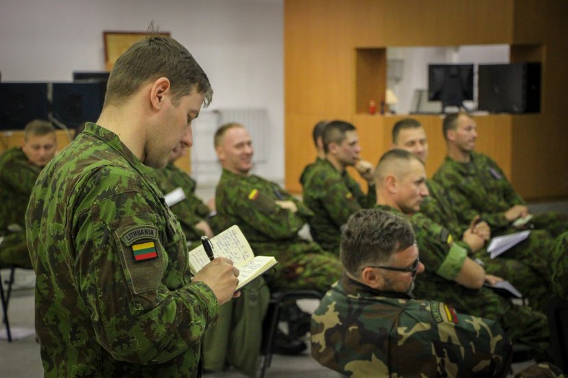 Brigados „Aukštaitija“ štabas treniruojasi planuoti gynybos operacijas