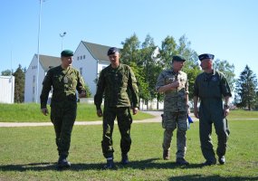 Brg. gen. Raimundas Vaikšnoras lankėsi Karinių oro pajėgų vienetuose  - 4