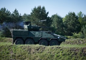 Į Lietuva atgabentos pirmosios pėstininkų kovos mašinos „Vilkas - 1