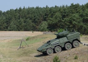 Į Lietuva atgabentos pirmosios pėstininkų kovos mašinos „Vilkas - 2