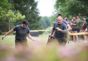 Pirmą kartą Savanorių pajėgų sporto žaidynėse pergalę iškovojo Didžiosios Kovos apygardos 8-osios... - 1