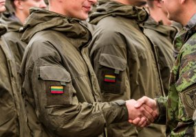 Iškilmingoje rikiuotėje Husarų batalione – šauktinių išleistuvės ir vadų pasikeitimo ceremonija - 2