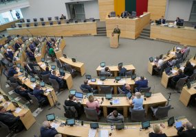 Seimas pritarė V. Rupšio skyrimui kariuomenės vadu - 1