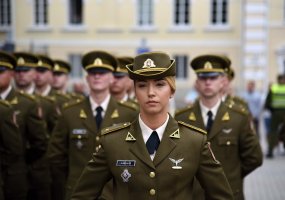 Lietuvos karo akademijos absolventai tapo karininkais ir papildys Lietuvos kariuomenės gretas - 5