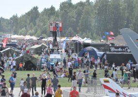 Lietuvos karo aviacijos šimtmetį atšventė dešimtys tūkstančių lankytojų - 5