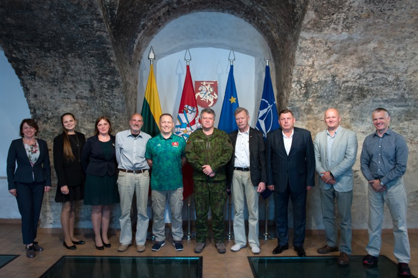 Kariuomenės vadas padėkojo visuomenininkams už aktyvų bendradarbiavimą