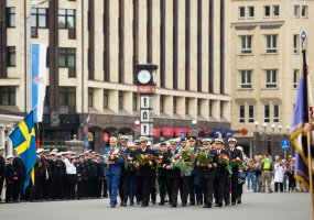 Lietuvos karo jūreiviai dalyvaudami laivų parade pasveikino Latvijos kolegas - 3