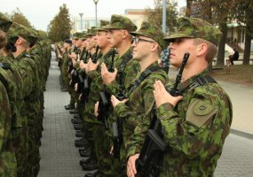 Oro gynybos bataliono  ir Aviacijos bazės  kariai iškilmingai prisiekė Lietuvos Respublikai - 2