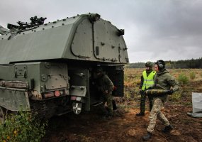 Kovinio šaudymo testas savaeigei haubicai PzH 2000 - 2