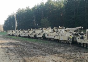  Į Lietuvą atvyksta JAV rotacinių pajėgų karinė technika - 6