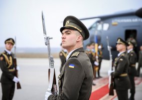 Lietuvos kariuomenės vadas lanko karius Ukrainoje - 2
