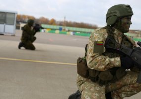 Pratybų metu Vilniuje lankėsi Daugianacionalinio Šiaurės Rytų korpuso vadas  - 3