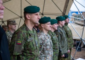 JAV rotacinių pajėgų batalionas išskleidė kovinę vėliavą - 3