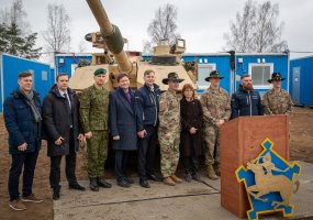 JAV rotacinių pajėgų batalionas išskleidė kovinę vėliavą - 6