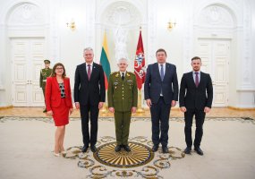 Lietuvos kariuomenės vadui ir Gynybos štabo viršininkui pakelti kariniai laipsniai - 4
