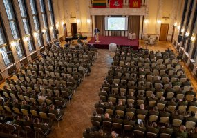 Karo istorikai perduoda žinias Lietuvos karininkams ir puskarininkiams - 2
