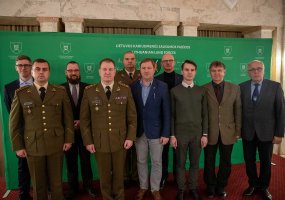 Karo istorikai perduoda žinias Lietuvos karininkams ir puskarininkiams - 4