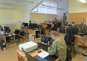 Karinių oro pajėgų padaliniai treniravosi vadaviečių pratybose - 1