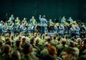 NATO kariai Jonavoje dovanojo kraują ir rinko lėšas labdarai - 4