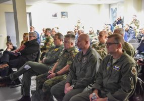Žurnalistai susipažino su NATO oro policijos misija Baltijos regione - 2