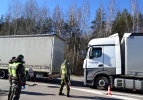 Lietuvos kariuomenėje taikomos viruso plitimo prevencijos priemonės, kariai padeda civilinėms... - 1