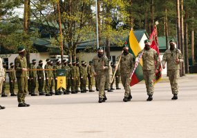 Daugiau nei keturi šimtai karių baigė nuolatinę privalomąją pradinę karo tarnybą - 4