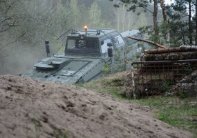 Pamažu prisijaukinami „Vilkai“: rengiami pėstininkų kovos mašinų įgulų vadai - 2
