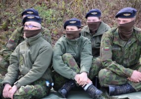 Lietuvos kariuomenė savaitgaliui į namus išleis nuolatinės privalomosios pradinės karo tarnybos... - 1