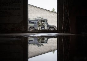 Lithuanian and allied soldiers practice coordination of air support at Kazlų Rūda range - 2