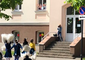 Karinių jūrų pajėgų orkestras vaikams dovanojo maršus - 3