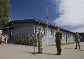 Pabradėje šventiškai išlydėta 6-oji NPPKT karių laida - 2