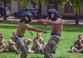 „Kovos savaitė“: Garbės sargybos kuopos NPPKT kariai mokėsi artimos kovos veiksmų  - 4