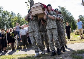 Iškilmingai perlaidotas partizanas J. Streikus-Stumbras - 4