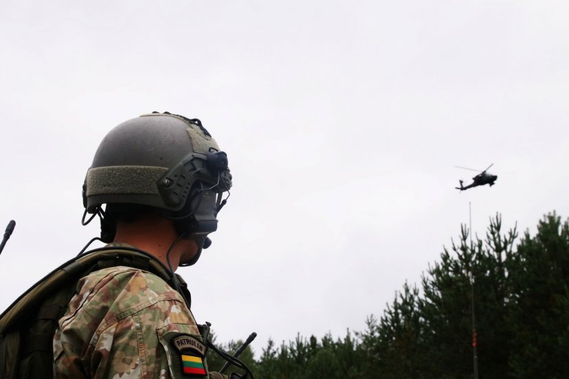 Pratybose „Grifono kirtis“ pėstininkų paramą ugnimi užtikrina Brg. gen. Motiejaus Pečiulionio...