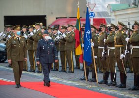 NATO karinio komiteto pirmininkas: „Mes esame stipresni ir saugesni ten, kur stovime kartu“ - 6